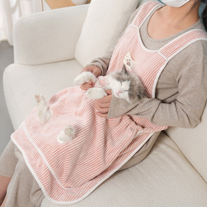 猫用ペット 抱っこエプロン 飼い主服 防粘毛カバー ペット猫寝袋 抜け毛防止 ふわふわ 猫用ペット 猫用ハーネス 小型犬エプロン猫用カンガルー ハーネス 猫を胸に抱くエプロン カンガルーポケット 猫が爪を切るとき 傷防止 調節可能 猫おくるみ 多機能 屋内屋外旅行用