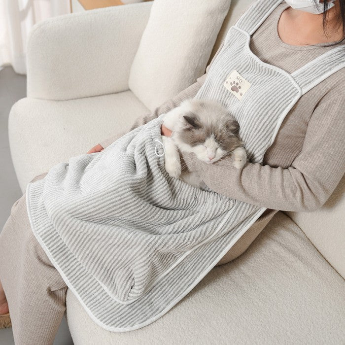 猫用ペット 抱っこエプロン 飼い主服 防粘毛カバー ペット猫寝袋 抜け毛防止 ふわふわ 猫用ペット 猫用ハーネス 小型犬エプロン猫用カンガルー ハーネス 猫を胸に抱くエプロン カンガルーポケット 猫が爪を切るとき 傷防止 調節可能 猫おくるみ 多機能 屋内屋外旅行用