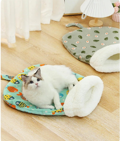 犬ベッド 猫ベッド 犬 猫 ペット用品 ペットベッド 布団付き 半密閉式 冬用 中型犬用ハウス 猫寝袋 猫用 犬用 寒さ対策 小型犬用 あったか寝袋 ふわふわ 寝ぶくろ ふとん 保温 暖かい 防寒マット 洞窟寝袋 裏起毛 保温防寒 洗える ペット寝袋 保温防寒