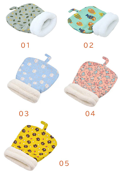 犬ベッド 猫ベッド 犬 猫 ペット用品 ペットベッド 布団付き 半密閉式 冬用 中型犬用ハウス 猫寝袋 猫用 犬用 寒さ対策 小型犬用 あったか寝袋 ふわふわ 寝ぶくろ ふとん 保温 暖かい 防寒マット 洞窟寝袋 裏起毛 保温防寒 洗える ペット寝袋 保温防寒